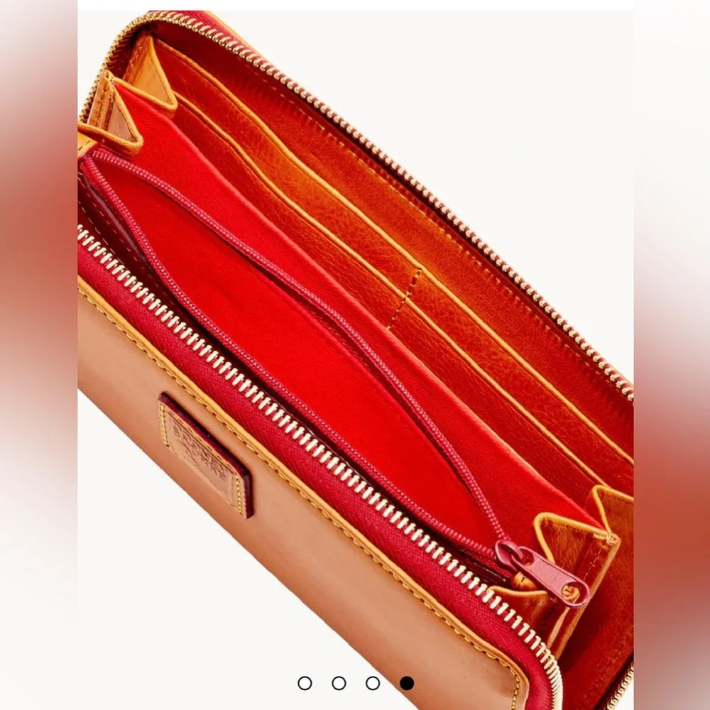 π§‘ Authentic Dooney & Bourke Large Zip Around Wristlet in Natural π§‘ - Picture 9 of 11